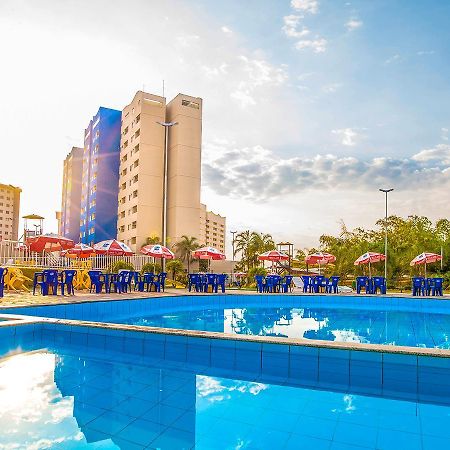 Апартаменты Golden Dolphin Express - Viva Ferias Калдас-Новас Экстерьер фото